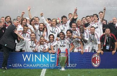 Foto album: trionfo milan